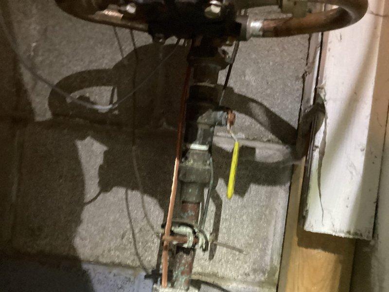 Responded to service call for leaking meter horn. Upon inspection, found leakage from one of the meter connections. Installed customer-supplied meter horn in place of the previous unit. Post-installation inspection confirmed successful repair with no leaks detected.