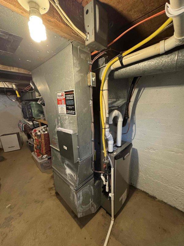 Performed comprehensive duct cleaning service in conjunction with HVAC system installation. Thoroughly cleaned contaminated ductwork throughout the system, including main trunk lines and flexible connections, removing accumulated dust and debris to improve system efficiency and indoor air quality.
