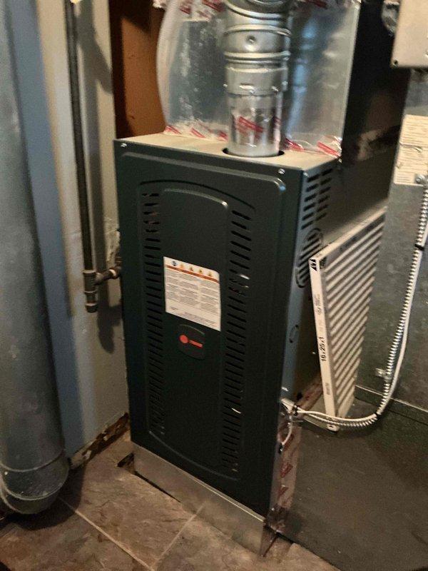 Responded to customer request regarding leaking garbage disposal. Upon inspection, confirmed active leak from existing unit. Removed failed disposal and installed new replacement garbage disposal, resolving the leak issue. System tested and functioning properly.