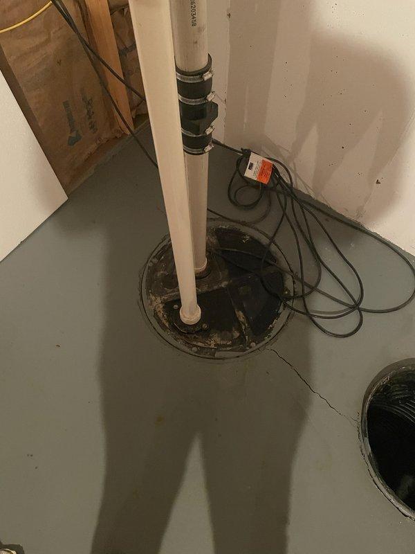Responded to service call regarding non-functional sump pump. Discovered water accumulation on basement floor due to malfunctioning float in sewage ejector pump. Successfully replaced the float mechanism, restoring proper operation of the sewage ejector system.